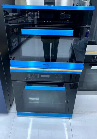 Miele built-in 60cm oven and microwave complete set aSe like new new FREE DELIVERY
