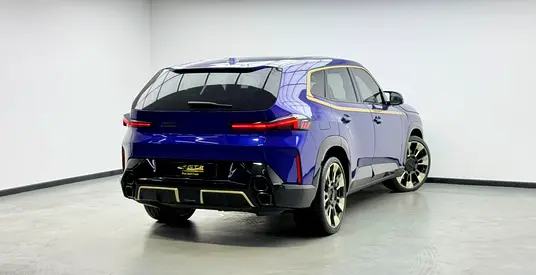 2023 BMW XM photo 4