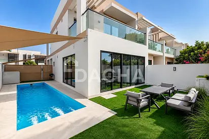 PRIVATE POOL | EXTENDED | DIRECT PARK ACCESS | VOT