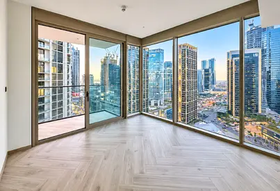 Corner Unit | High Floor | Canal and Skyline View