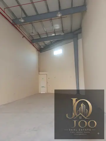 شبرة 2,200 قدم مربع | 88,000 درهم سنويًا | كهرباء 16–18 KW | أم القيوين