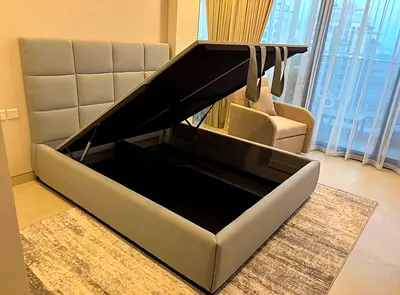 Modern Upholstered Ottoman Bed with Hydraulic Storage