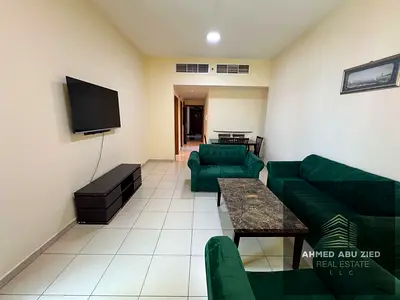 Master bedroom, spacious living area, open-plan kitchen, 2 bathrooms, high-end finishing, and a balcony with a distinctive view. Amenities include pri