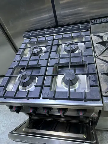 Berto’s 4 Burner Stove with Oven