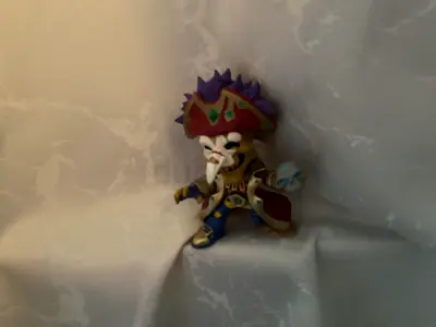 Collectible fantasy wizard action figure (small vinyl toy) no box