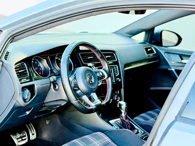 2017 Volkswagen GOLF GTI — фото 9