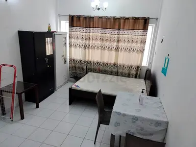 Master Bedroom Available for Couple