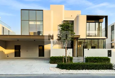 Large Lake View | Single Row | Book Your Viewing