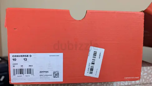 Converse sneakers (in box) - Size 10 US / 44 EU