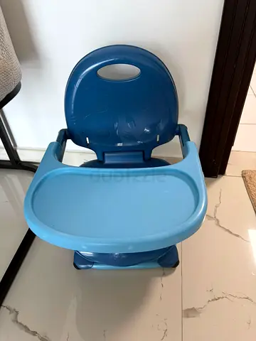 CHICCO Portable plastic baby booster/high chair with removable tray - blue