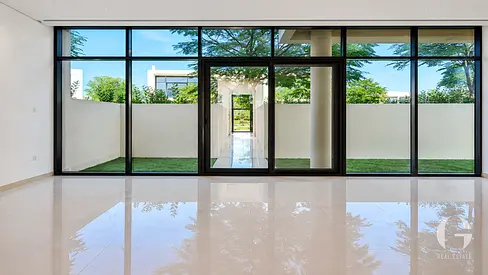 Unfurnished | Single Row | Spacious layout