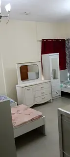 Female/ male Executive bed space available