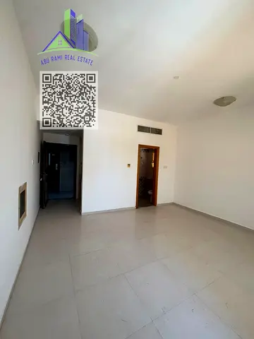 أرقى وأجمل فرصة استديو في النعيمية 2، مساحة ممتازة وموقع حيوي بجوار السفير مول، قريب من جميع الخدمات، بسعر سنوي مميز.