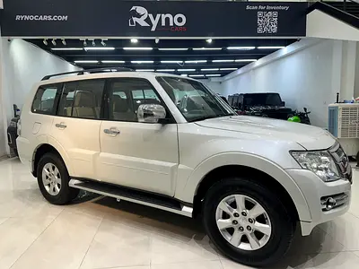 AED 1,400 // 20%DP // 2017 Mitsubishi Pajero GLS 3.5L V6 with Sunroof 4WD