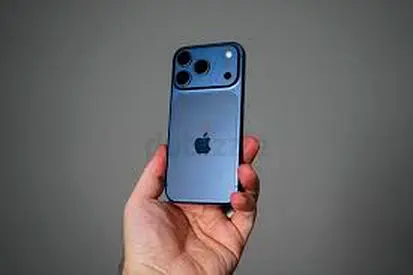 iPhone 17 Pro - Midnight Blue, 256GB with accessories (2 cases + charger)