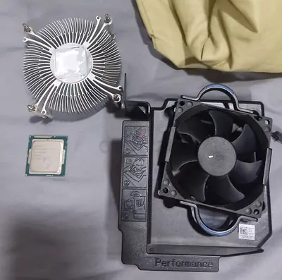 Intel Core i7-4790 3.60GHz CPU + Original Cooler