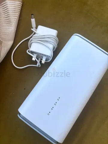White Wireless Router / 4G Wi‑Fi Router with Power Adapter - Good Working Condition