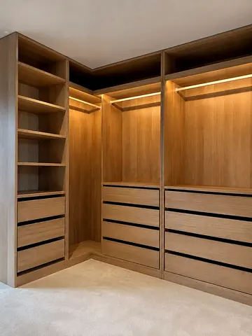 Modern Wooden L-Shape Walk-in Wardrobe with Built-in LED Lighting