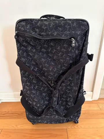 Kipling luggage black & two compartments