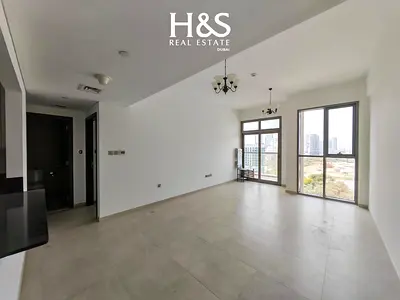 Modern 1 BR | Pool View | High Floor