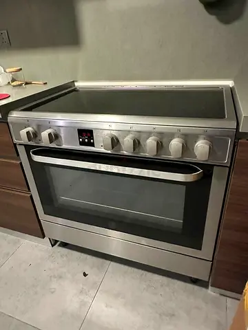 Hoover Electric cooker 90 by 60 cm latest model