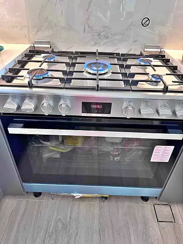 Bosch series 6 full Gas cooker 90 by 60cm Latest model
