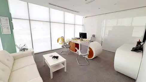 الأرض الصناعية | مدينة دبي الصناعية | إمكانات الفناء والمستودعات الواسعة