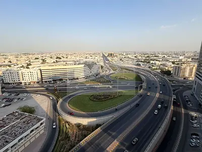 3 غرف وصالة للإيجار بإطلالة مفتوحة وبلكونة، ميد روم ماستر، 4 حمامات، تكييف مجاني، جيم ومسبح مجاني، جاهزة للسكن اليوم