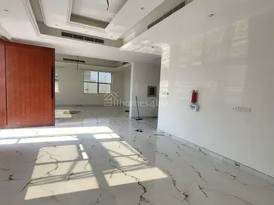 SPACIOUS | NEAR TO BUSINESS BAY | PRIVATE POOL