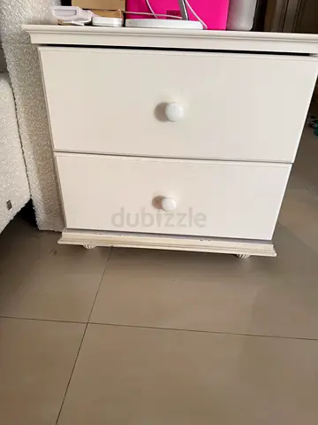 2 White Bedside Tables in Excellent Condition
