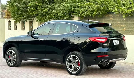 2018 Maserati LEVANTE photo 4