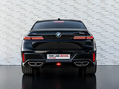 BMW 760i xDrive M SPORT | UNDER OFFICIAL AGENCY WARRANTY AND SERVICE PACK | GCC SPECS-2