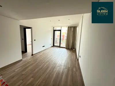 Unfurnished | Spacious Layout | Fully Fitted Kitchen
