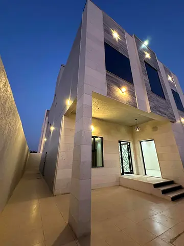 Villa for rent in Al Helio 2, Ajman – (Ground + First + Roof). It comprises 5 master bedrooms, a majlis, and a large family living area.