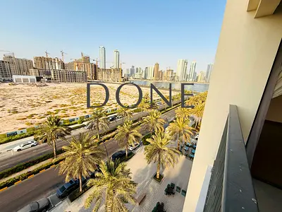 LUXURY 3BHK FOR SALE WITH BALCONY SEA VIEW TWO PARKING 1.6M
