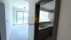 LAVISH BRAND NEW 1BHK 70K