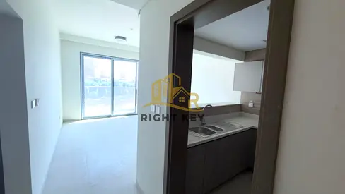 LAVISH BRAND NEW 1BHK 70K