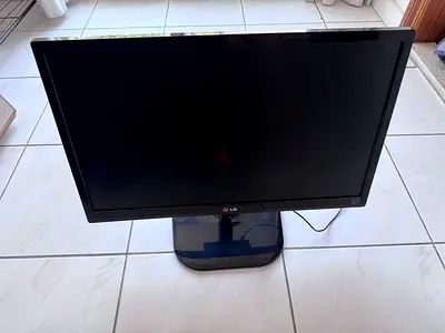LG 22MP55HQ-P – 22" Full HD IPS Monitor