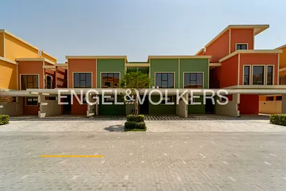Close to lagoon | Available now | Family community