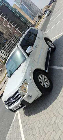 2010 Mitsubishi Pajero GLS Top Line GCC Specs