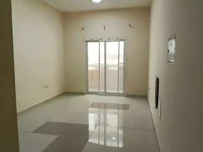 استوديو ببلكون شامل جميع الفواتير  مقابل ابراج النعيميه سهل الخروج للشارقه ودبي