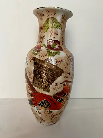 Hand-painted Oriental Decorative Ceramic Vase with Bird Motif, Size 32x16 cm