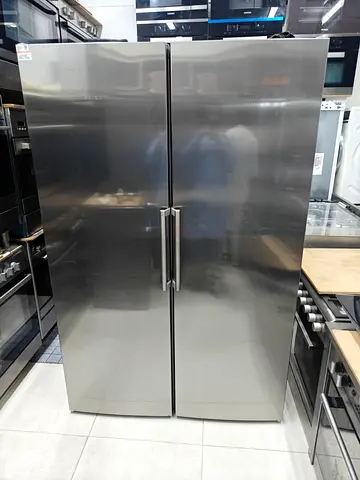 Siemens fridge freezer set stainless steel body