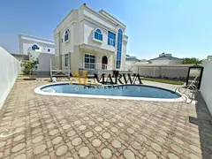 Spacious 5BR Villa with swimming pool ready to move