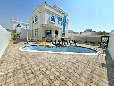 Spacious 5BR Villa with swimming pool ready to move
