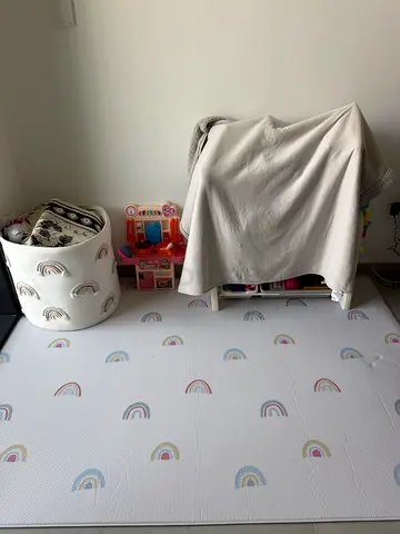 Fabric Nursery Storage Basket with Rainbow Design play mat (125x185cm) - Good Condition