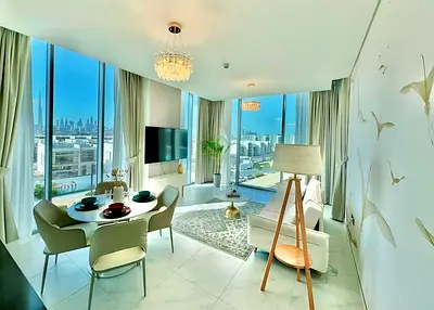 DOWNTOWN SKYLINE | DESIGNER FURNITURE | SPACIOUS