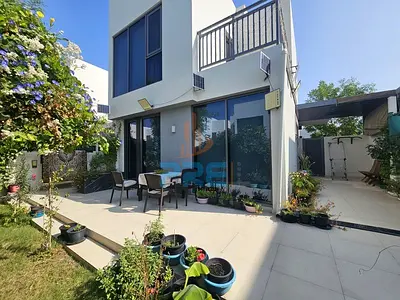 Four Bedroom I Upgraded I Modern Villa I Vacant