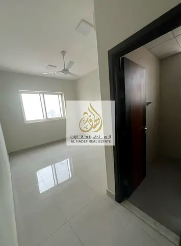 🏠🔥 **شقة 3 غرف وصالة للإيجار السنوي في الروضة 3 – عجمان** 🔥🏠  متاح الآن **شقة مميزة 3 غرف وصالة** للإيجار السنوي في منطقة **الروضة 3 – عجمان**، تت
