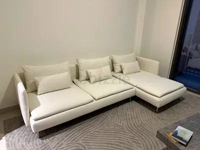 IKEA Söderhamn Modern white L-shaped sectional sofa with chaise